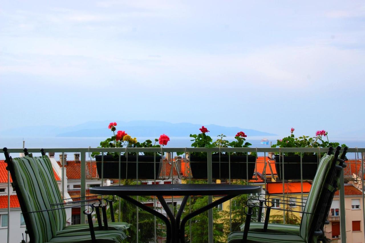 Apartment Rijeka With Sea View Luaran gambar