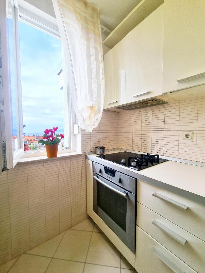 Apartment Rijeka With Sea View Luaran gambar